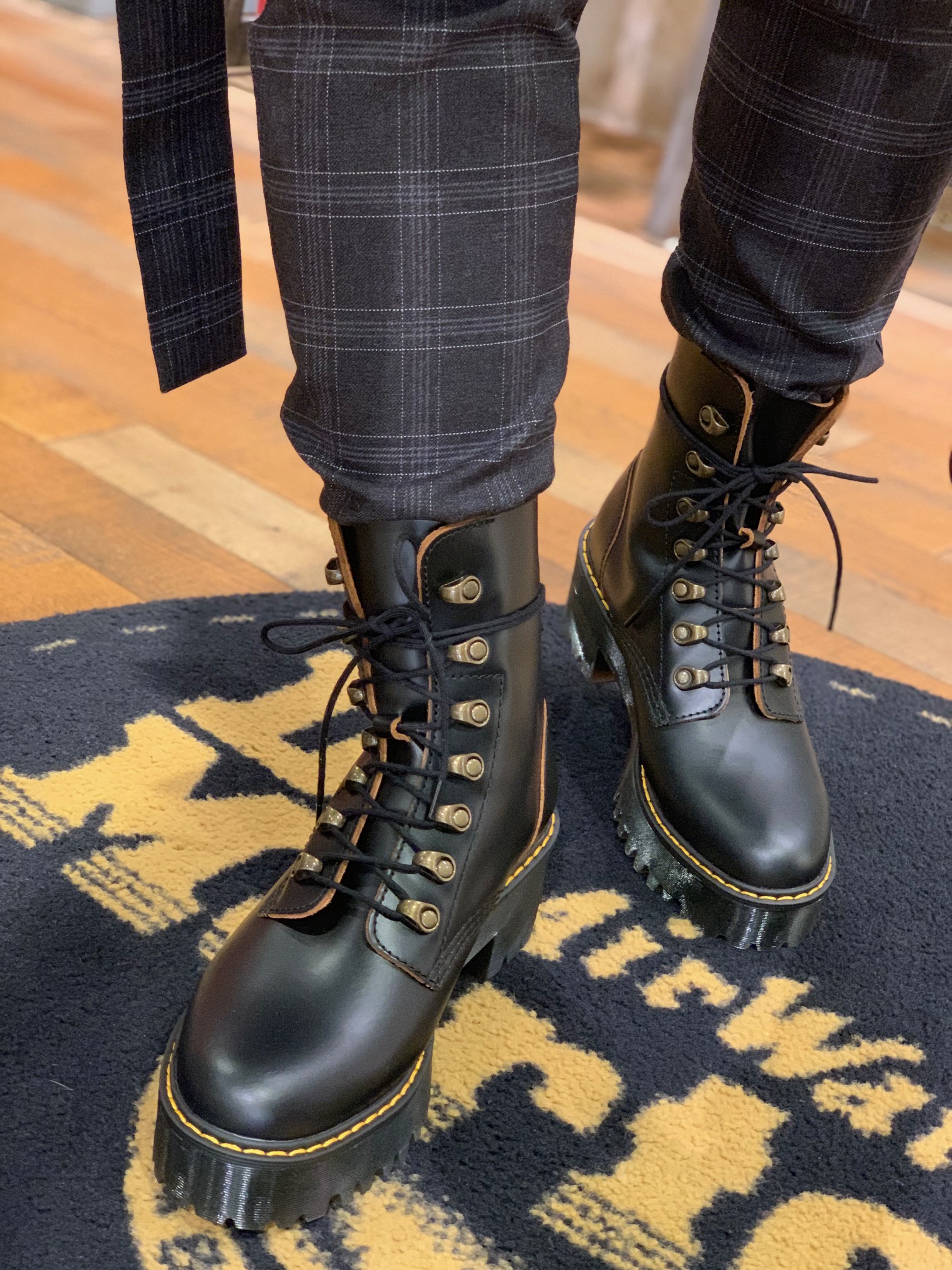 ※最終値下げ※Dr.Martens Leona 7フックブーツ　厚底