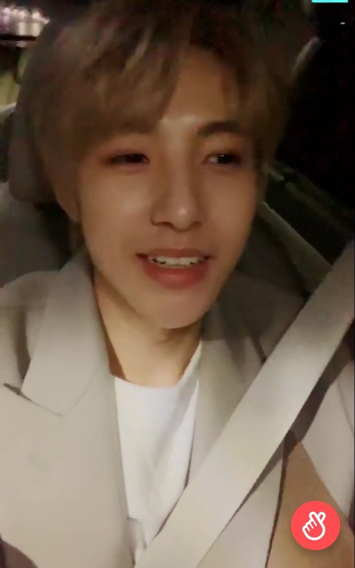 injunwangja's tweet photo. Keinget kan renjun pernah bilang di renra kemaren.

"Kita gak mungkin bisa bikin semua orang suka sama kita. Sama kaya kita yg gak mungkin suka sama semua orang. Bagaimanapun, aku pikir kita tidak boleh berprasangka (buruk) atau menganggap mereka tidak ada"

Gimana? Masuk ngga? https://t.co/9DHJnAdjw9