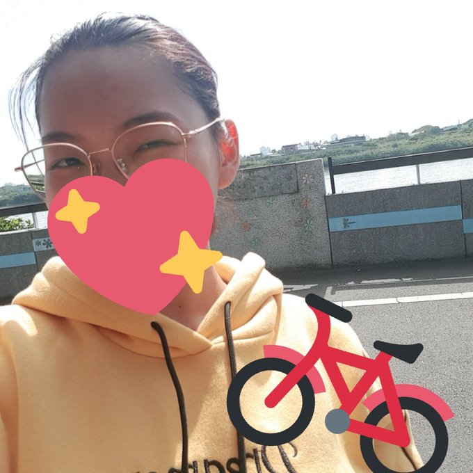 1 pic. 按摩好評持續中~
價目表也附上給各位看，開一些小課程讓你好入手☺️
天氣好熱，穿這樣根本笑欸🥵🥵
最後附上預約須知，沒看亂問的送機票✈
趕快襯我寒假結束前約一波💪💪💪 https://t