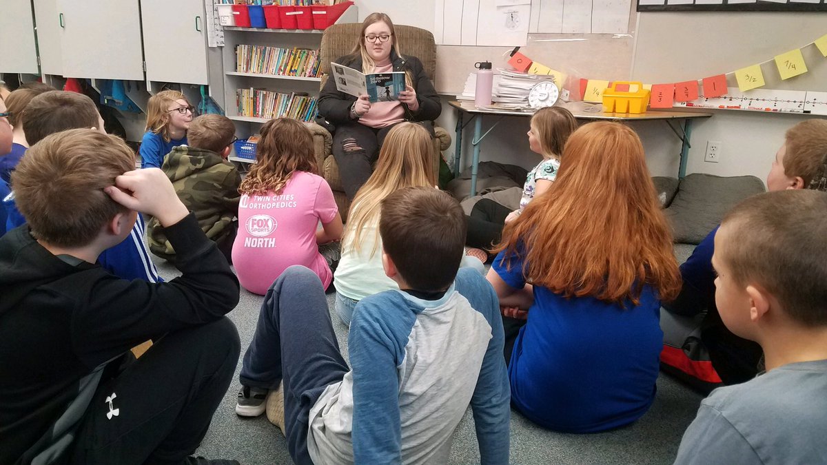 km_k12_media's tweet photo. KMES students loved listening to our high school guest readers today! @KMElem @Lindquist4KM #KoMetsRead20 https://t.co/YUWYo1cjkG