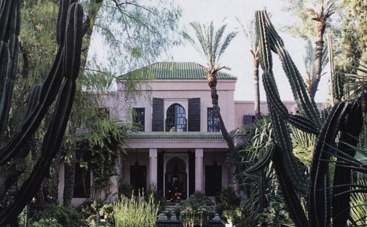 The villa was later painted pink to further extend the exotic atmosphere inspired by Matisse’s paintings of Morocco