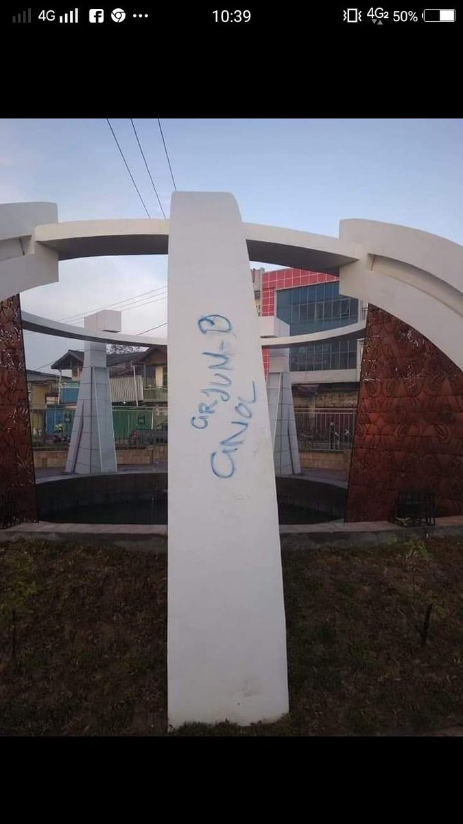 Oknum" begini yg tinggal bikin rusak kota timika. Kam kota ada di kasi bagus, tapi kam pu kelakuan mendarah daging Kapa
Cc <a href="/KotaTimika/">KotaTimika</a>