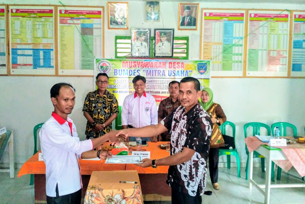 AlYuniza's tweet photo. Mendampingi kegiatan Penyampaian Laporan Pertangung Jawaban BUMDES T.a 2019
 Bersama PD,PLD 
@PendampingDesa🤘🤗
@halimiskandarnu 
@anwsanusi 
@taufikmadjid71 
@fachrilabalado
@SukoyoKasekpro
@zella0602
@tppkemendes 
#TPPSumsel
#TPPOKUTimur https://t.co/UKhK8FsOkH https://t.co/HCwQWwNAcx