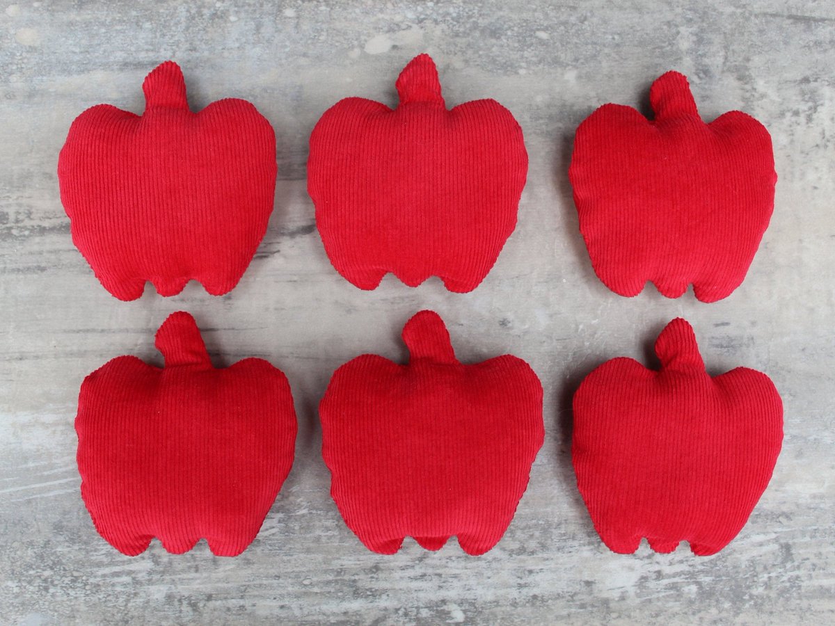 HandiworkinG's tweet photo. Thanks for the kind words! ★★★★★ "They're slightly smaller than I expected but adorable nonetheless. I definitely recommend the red ones." vgf784 https://t.co/NhuFOORYMa #etsy #toys #red #beanbags #handiworkingirls #freeshippingetsy #childrenstoy #autumn #fallkidstoy https://t.co/8lTucIW7uE