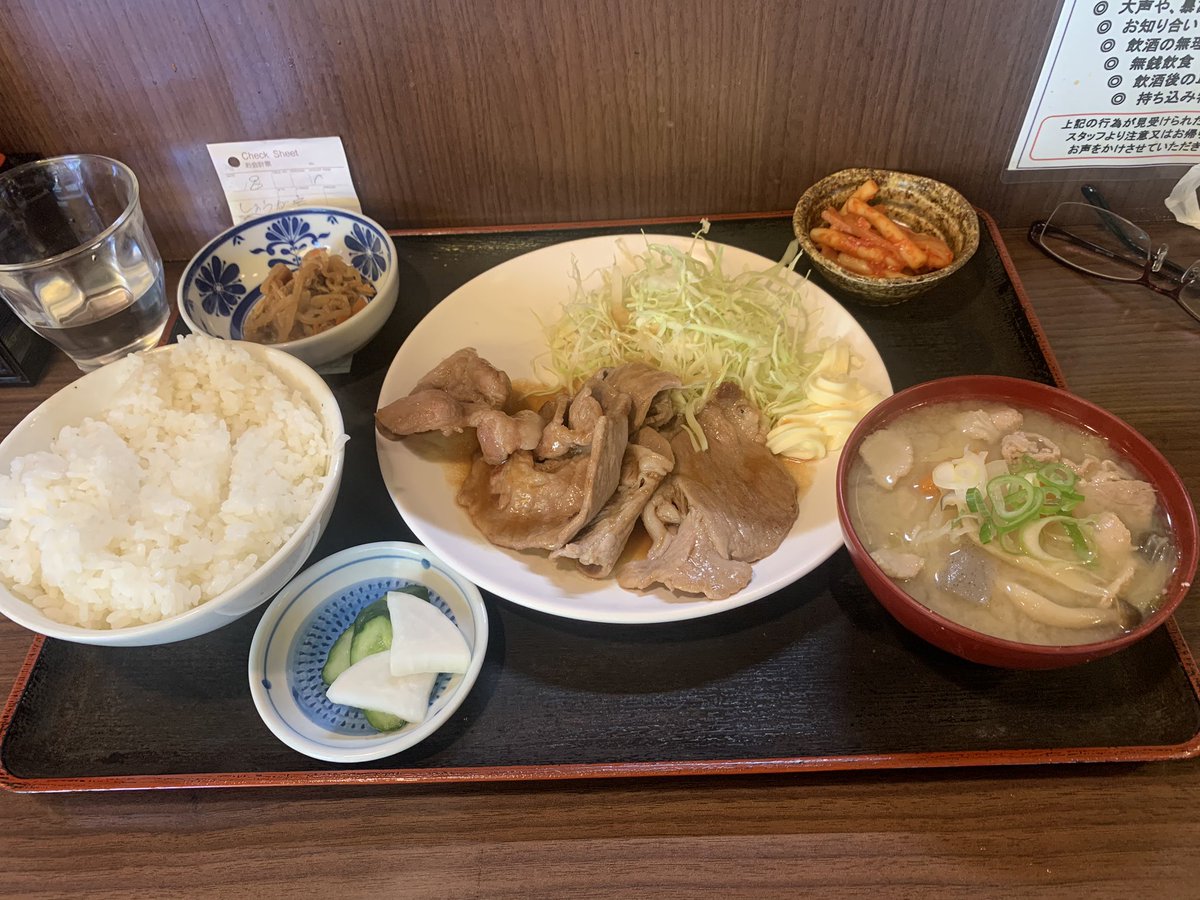 平川 わかまる推し 今日も仕事終わりに綾瀬駅周辺でランチ 手作り定食かあちゃん 文字通りおばちゃん達が作っていて生姜焼き定食がボリューミーでご飯も3杯までお代わり無料でめちゃくちゃ美味しかった W 綾瀬駅周辺は食べ物屋さんが沢山ある