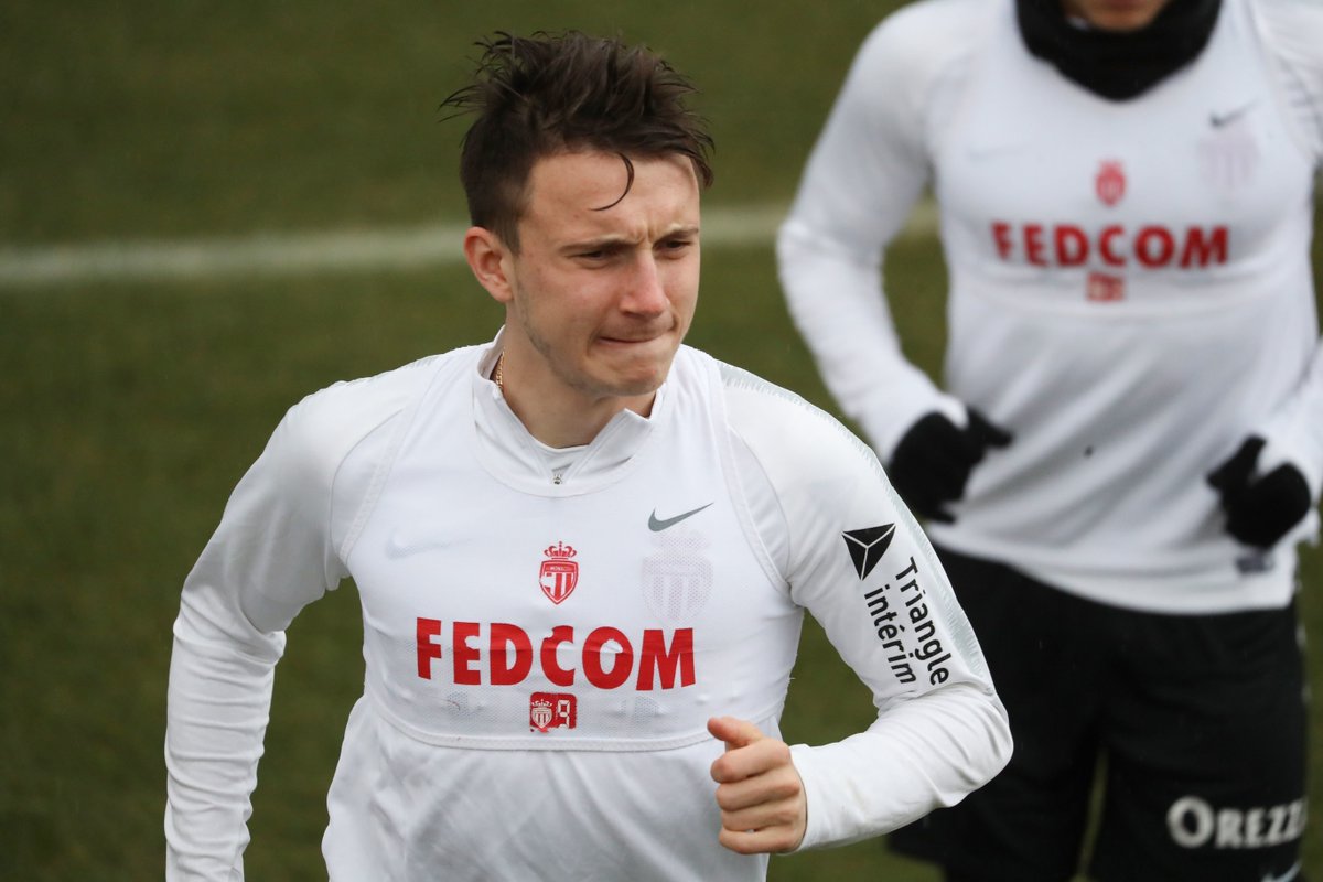 Https www sport express ru. Александр Головин футболист торс. Павлович футболист Монако. ЛАКЕР футболист торс. Головин на велосипеде.