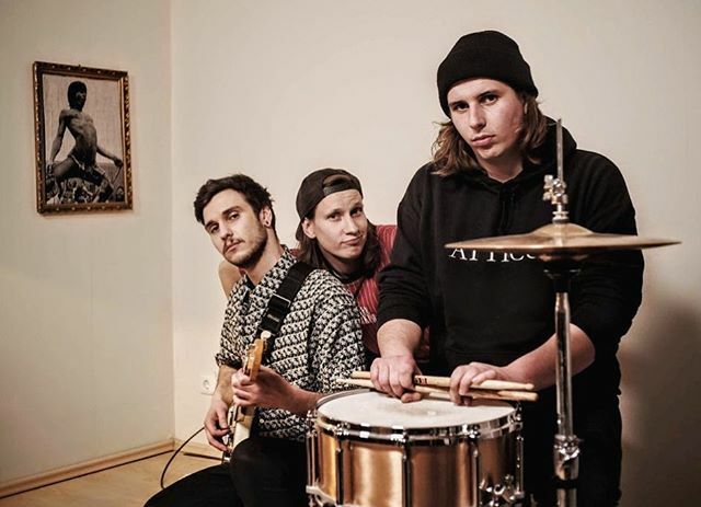 NEWS NEWS NEWS
The boys are back with a new single. We’re dropping “All About You” on Valentine’s Day and hope you will be tuning in with either your date or your bucket of ice cream + Rom-Com on the couch that night. 💘 #elmtreecircle ift.tt/2SASKMo