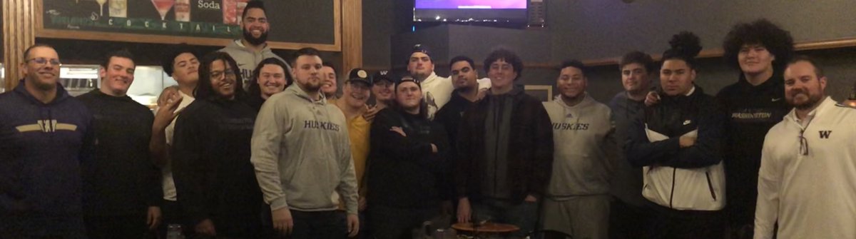 ScottHuffRTL's tweet photo. Congrats to Henry Bainivalu for claiming to be vegan but then crushed 30 wings and a whole meat lovers pizza... 😜 #TrenchDawgs #RideTheLightning https://t.co/gIe3nRoBgl