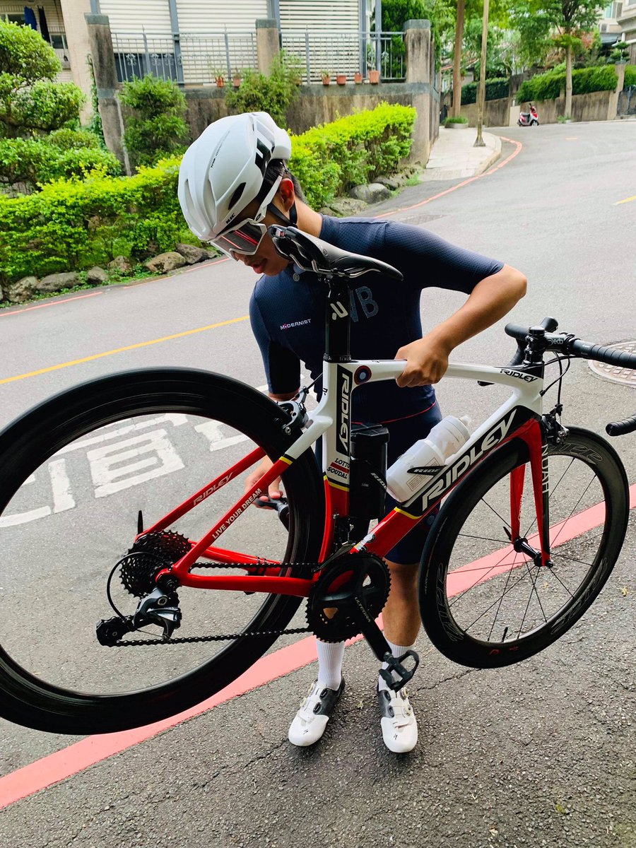 harveyhao44's tweet photo. #freepureline #newbikeday #design #dreambike #customizer #bikeporn #cyclingporn #timetrialbike #cycling #roadcycling #bikephotos #cyclingphotos #triathlon #triathlonbike #timetrial #rideshimano #shimano #rotorbike #hjc #hjcsports #hjctw #ridleybikes #ridley #ridleynoah https://t.co/DgoeeOkoff