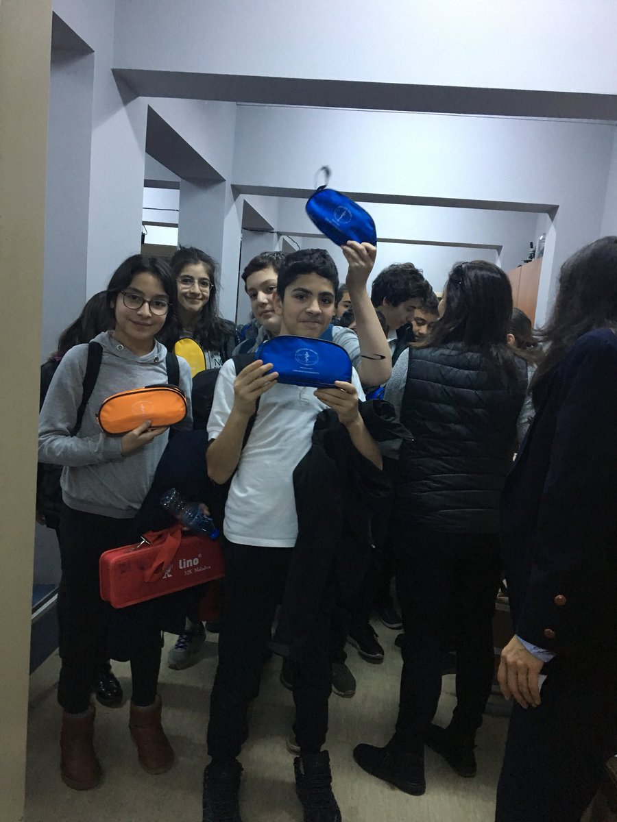 Okulumuz öğrencilerine Dr Beyhan Bulgurlu ve Doç. Dr Yeşim Sağlıcan tarafından ‘hijyen’ semineri verildi. Bulaşıcı hastalıklardan korunma yöntemleri anlatılarak hijyen çantası hediye edildi <a href="/Sariyer_MEM/">Sarıyer İlçe Millî Eğitim Müdürlüğü</a> <a href="/istanbulilmem/">İstanbul İl Millî Eğitim Müdürlüğü</a> <a href="/tcmeb/">Millî Eğitim Bakanlığı</a> <a href="/saglikbakanligi/">T.C. Sağlık Bakanlığı</a>