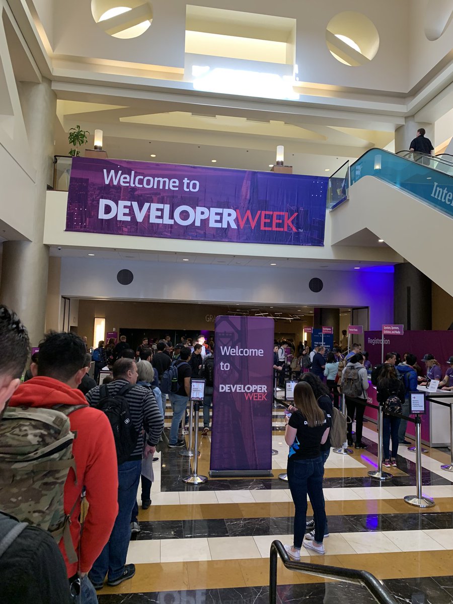 Adam_Arsenault's tweet image. 🛫🛬🚆💻 🍻Good first day at #developerweek2020 #hootsuitelife
cc: @gregbell @HootsuiteEng