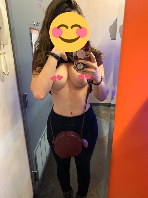 Dis me join my onlyfans to see moar   https://t.co/YjlNG7T5ua https://t.co/2irNIaT0HH<a href="/tag/newprofilepic"class="tags"><span>#newprofilepic</span></a>