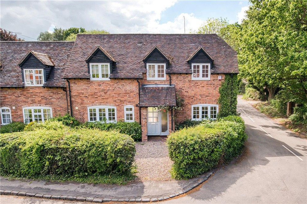 When Your Forever Home…..Isn’t. rockmystyle.co.uk/when-your-fore…