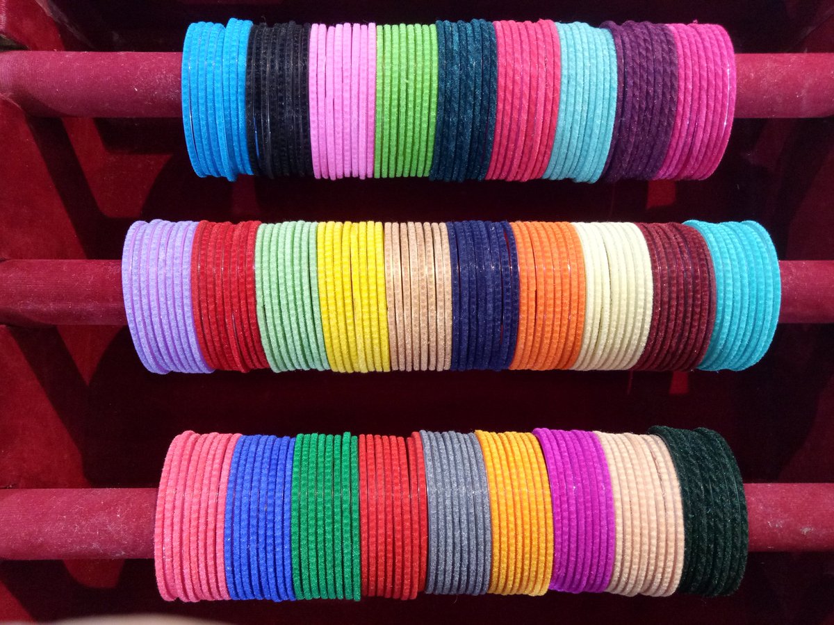 glassbangle's tweet photo. Anshul
9412268336
#GlassBangles #VelvetBangles #MatchingBangles #ColorfulGlassBangles #WeddingGlassBangles
#KanchKiChuri #Churi
#GlassBanglesFactory
#GlassBanglesManufacturer https://t.co/x8wMaKfc1f