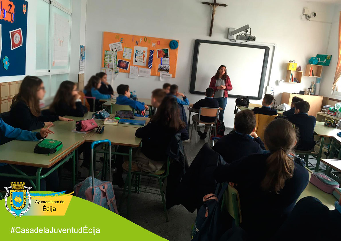#CasadelaJuventudÉcija

Desde el Área de Juventud del Ayuntamiento de Écija se sigue trabajando en centros educativos con diferentes talleres a través de las contrataciones realizadas con el programa Emple@45.