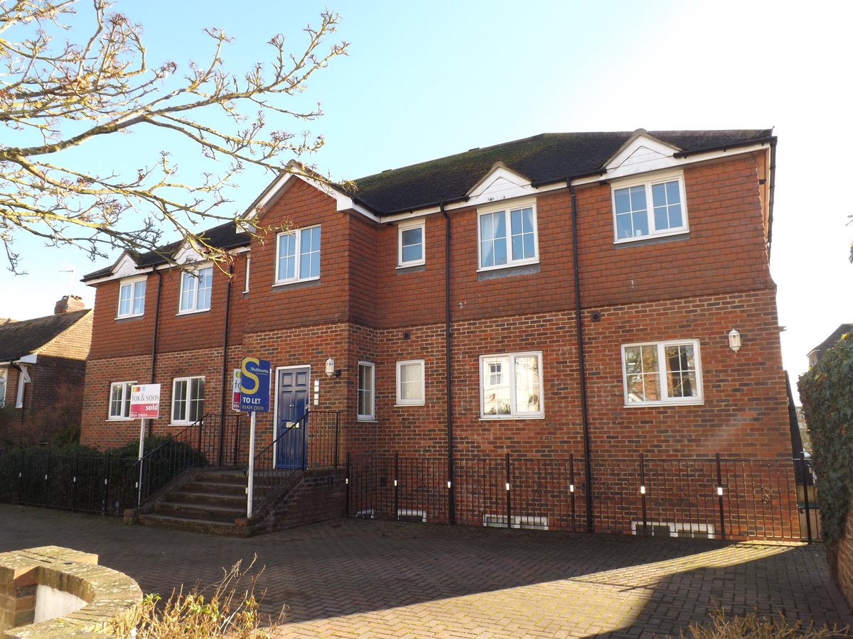 ShuttleworthBex's tweet photo. Another Let today. Can we help you? #Bexhill #sale #lettings #estateagents #busy https://t.co/EJe4JTgbyD