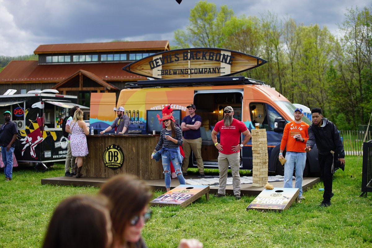 dbbrewingco's tweet photo. Fresh seafood, cold beers, live music, and camping right here in the mountains. If Seafood & Brews sounds like a good time to you, snag your tickets now 🎟https://t.co/G77RkishX3 🦀🍺 #seafoodfestival #DBbeer #SpringinVA https://t.co/kEAMzkMqnZ