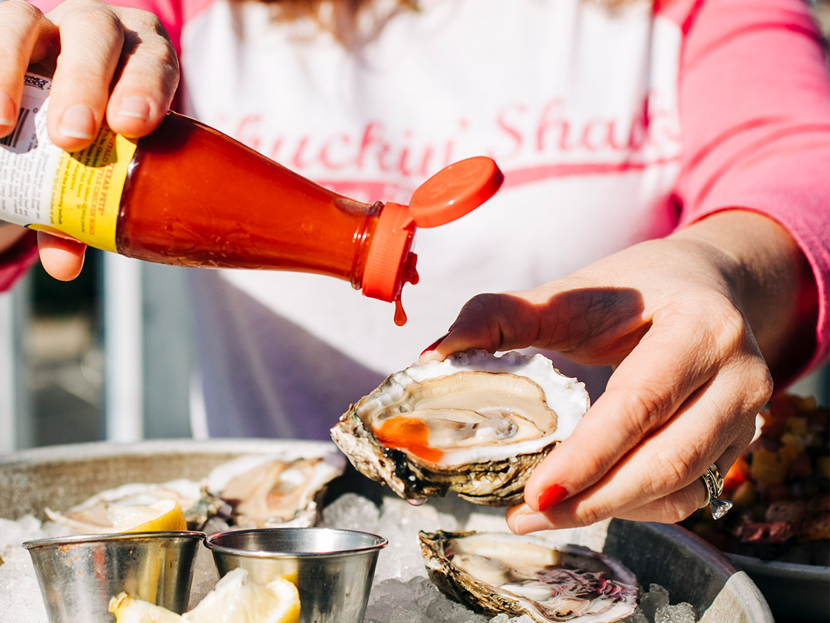 shuckinshack's tweet photo. Spice things up this Valentine's Day Weekend with Oysters & Hot Sauce. The Shacks "Aphrodisiac Trio" is available at participating locations. #ValentinesDay #oysters #love #swiperight #sexy #shackupwithus
.
.
.
#CupidsChoice
#SweetPetite
#SexOnTheBay https://t.co/sIQP0bPq6Q
