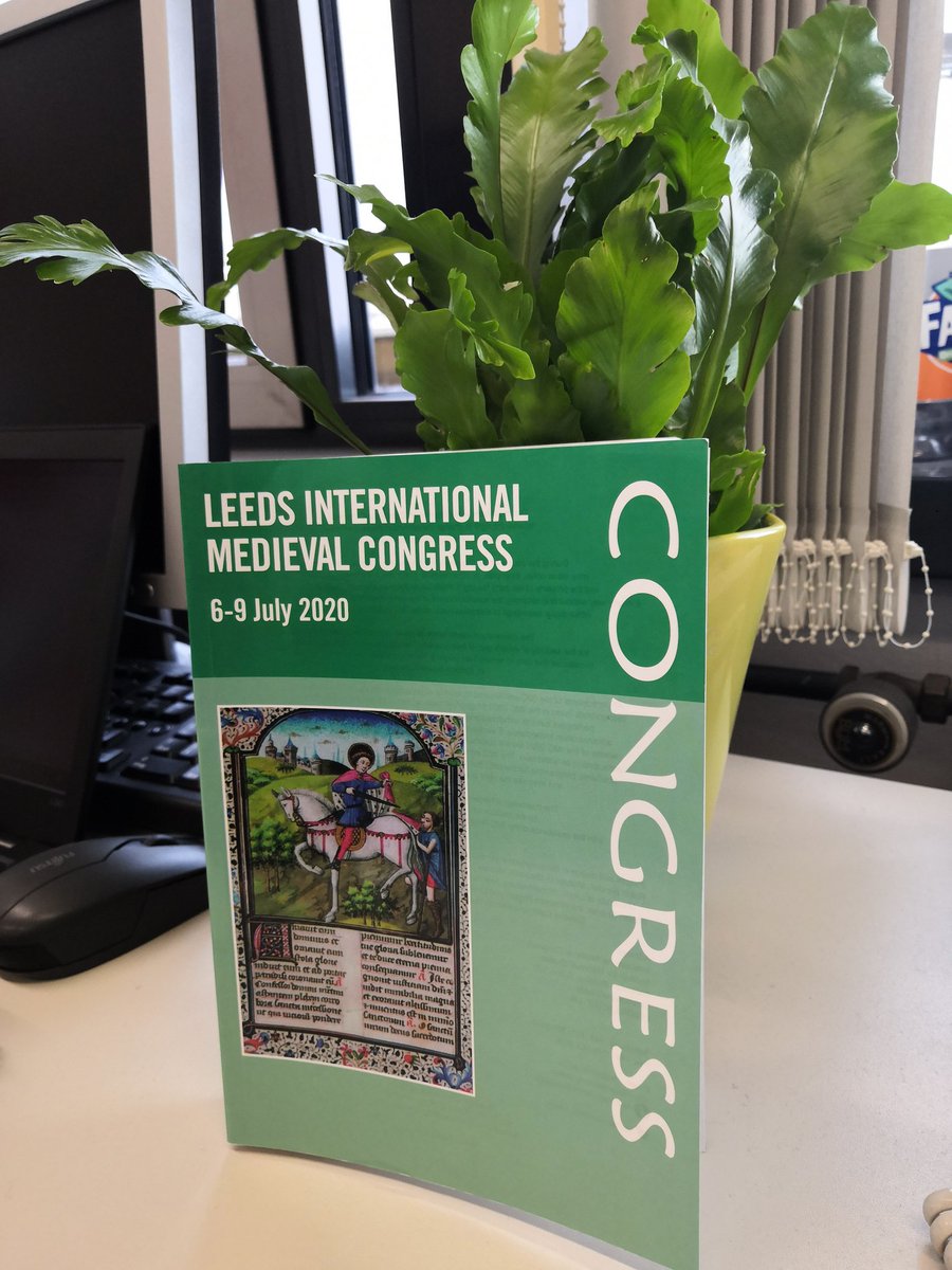 klocke_lisa's tweet image. The lovely Maria Kammerlander and I are looking forward to our sessions about different perceptions of medieval borders. Feel free to join us 😊
By the way: the green matches our office plant perfectly. 😊
#IMC2020 #MedievalBorders #GoingBeyondBorders