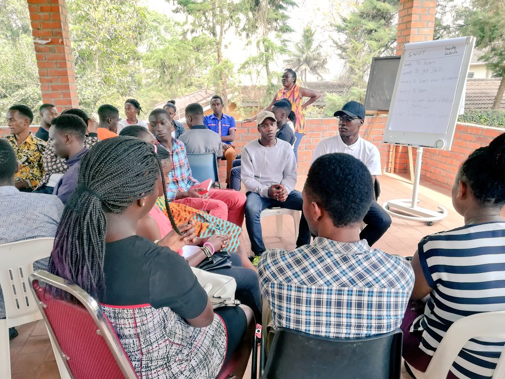 BoundlessMinds_'s tweet photo. We conclude a successful Week4 of #BoundlessCorps20
Corps are taken through a toolkit which they will use to facilitate a set of 21st century skills(Critical thinking, Collaboration, Communication) in primary schools in their communities during their #volunteering experience. https://t.co/XPwsraFTnq