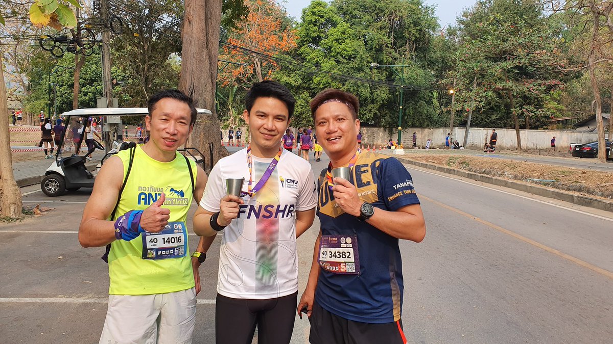 NinjaTooK's tweet photo. ก่อนแยกย้ายได้เจอ พี่ภัทร และ เซบิ๊ก อีกรอบ 😉
#CMUMarathon2020
#CMUChiangmaiMarathon2020
#CMUMarathon
#CMUChiangmaiMarathon
#CMU
#Marathon
#Halfmarathon
#worlderunners
#run
#running
#runner
#tookkyrun https://t.co/WxP1IFa9mu