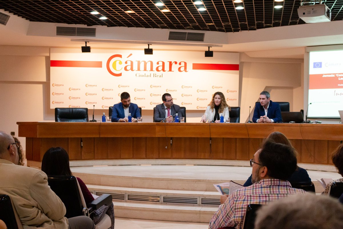 camaracr's tweet photo. Hoy ha tenido lugar la jornada  ‘Conoce las ventajas de implantar Lean en tu empresa’📝en Cámara de Comercio de Ciudad Real👍para conocer cómo Lean te ayuda en tus procesos de innovación y gestión empresarial💡 

#Camaracomerciocr #Ciudadreal #innocamaras #Lean #MetodoLean #PYMES https://t.co/2EKIoHf1iP