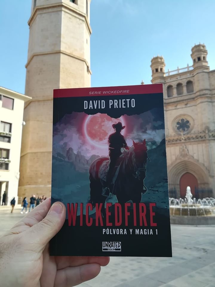 RaquelDeGamonal's tweet photo. El segundo libro de #UnratedBooks, publicado por @unratedcomics , ya se acerca a todo galope. https://t.co/yPAehKeqF0