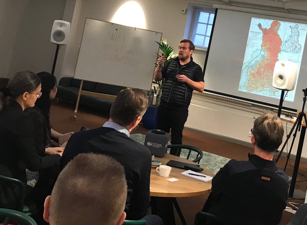 The crowd is anxious to hear how <a href="/AnttiMerilehto/">Antti Merilehto 🇺🇦</a> from ⁦<a href="/Houstonanalytic/">Houston Analytics</a>⁩ connects cock whistles with industrial process optimization at the ⁦<a href="/FIIF_catalyst/">FIIF_catalyst</a>⁩ joint event with ⁦<a href="/Software_FI/">Software Finland ry</a>⁩ and IBM.