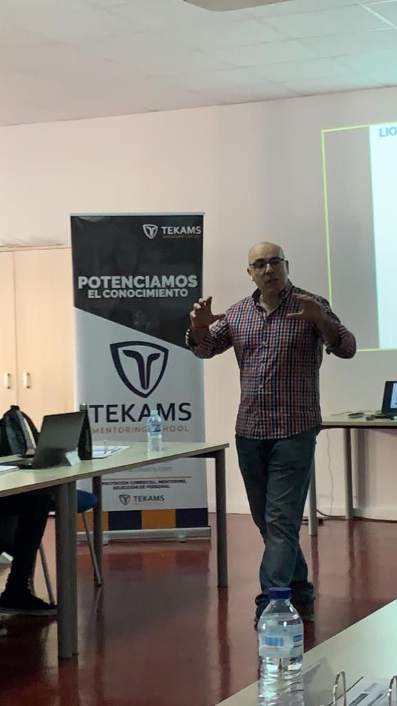 Espectacular el módulo de #socialselling con <a href="/javiergomez_eu/">⚫ Javier Gomez ن</a>.
Tomar conciencia de la importancia de nuestra imagen es vital para posicionarnos como marca personal. Gracias #tekams <a href="/tekams_ms/">tekams</a> 
▷ Tekams ® Capacitación, Formación y Consultoría Comercial buff.ly/2SbhHiD