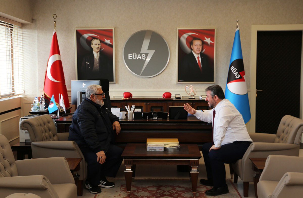 Kutlu misafir, önemli bir ziyaretçi ve baba oğul enerjik sohbetler