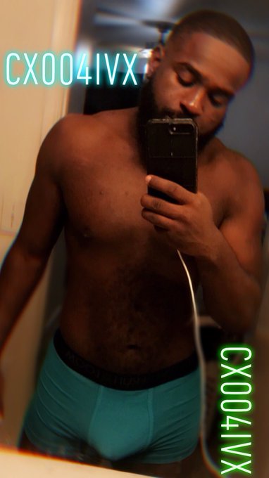 ᴮᵃᵉ ˢᵃⁱᵈ ʰᵉ ⁿᵉᵉᵈ ˢᵒᵐᵉ ˢᵖᵃᶜᵉ🥱 https://t.co/A0hT14se1Y