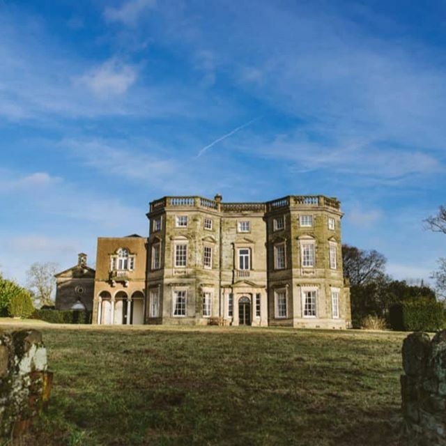 Welcoming the stately @bourtonhall to WeddingPlanner.co.uk! Based in Warwickshire, it is a beautiful Italianate style mansion with lots of lovely historical features and sweeping grounds. Find out more about the venue over on our website - link in bi… ift.tt/3bAT5Hu