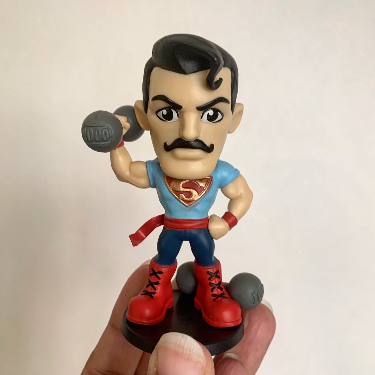 aspiringkrypto's tweet image. I love this little piece.
This is the Superman Figure from the DC Comics Bombshell collection and it’s as cute as hell! 
I managed to find it for £0.99 on eBay.
🇬🇧 - amzn.to/2Sl0EdV
🇺🇸 - amzn.to/2SG2UeH
#Superman #DCBombshell #DCComics #Superhero #ActionFigure