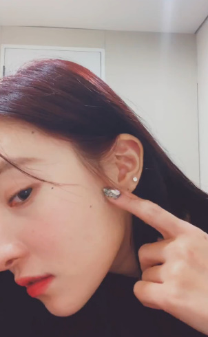 2Moori's tweet image. SUA said she wanted to remove these 4 moles~

INSOMNIAS LOVE THEM ALL NO WORRY