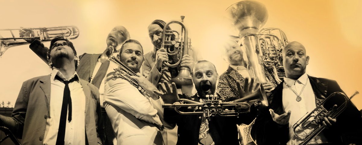 emotionsonstage's tweet photo. @mnozilbrass in Nederland #Gold  https://t.co/hUuherwDN3 https://t.co/2jaN85OIW4