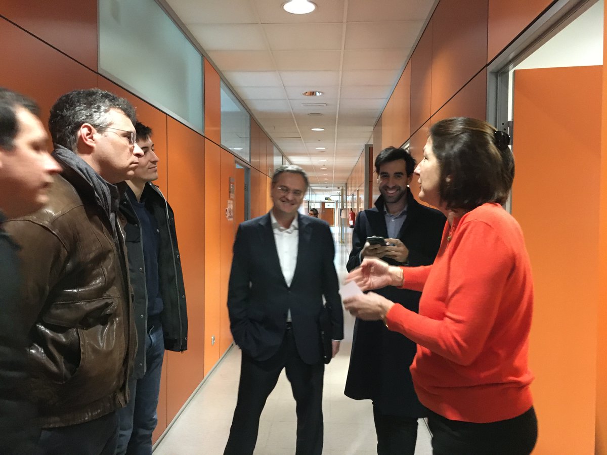 cragenomica's tweet photo. This week we had the pleasure to host a group from @PandaAgricultur. A thrilling & a mutually learning experience to discuss about the future of #agriculture #genomictools #research #development #economy with such a knowledgable group @irtacat @CREDA_UPC_IRTA https://t.co/DPVqGeWXaZ