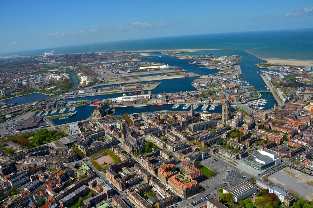 lardepa's tweet photo. Du 8 au 10 mai 2020, l’ardepa vous propose un périple vers le nord : de Lens à Dunkerque en passant par Croix. Nous y découvrirons la Villa Cavrois de Mallet-Stevens, le Louvre-Lens de SANAA, le mémorial de Notre Dame de Lorette de Philippe Prost... https://t.co/61qYrngc4f https://t.co/k3L4xXsQSH