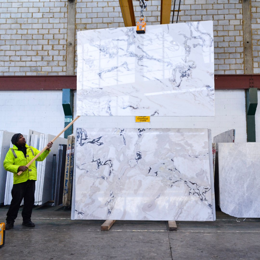 Dover White ideal for kitchen worktops. 

#kitchen #marble #interiordesigner #naturalstone #art