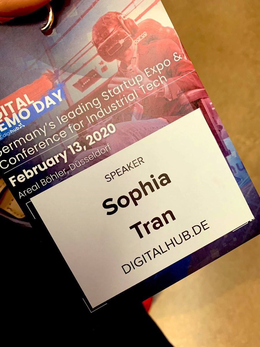 Sophia_Tran's tweet image. Um 10 Uhr geht es los, wer ist noch beim #DigitalDemoDay in Düsseldorf? 😃✌🏽@digihub_de