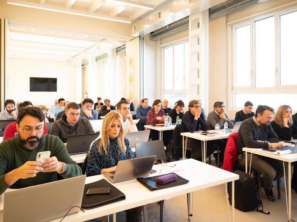 Giorno 3º di #FDA #FabbricaFuturo 👉🏻 I sindacalisti della #Fim a scuola di strumenti digitali. 👩🏼‍💻🧑🏻‍💻 Questa mattina <a href="/LauraNacci/">Laura Nacci</a> ci spiega le potenzialità di #Instagram <a href="/FASTWEB/">FASTWEB</a> <a href="/CariploFactory/">CariploFactory</a> #13febbraio