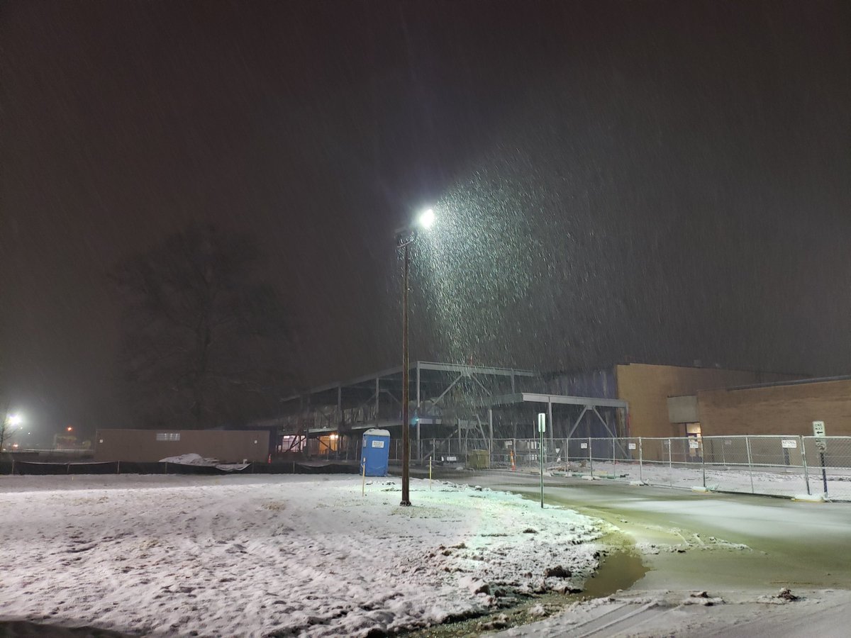 MSDWT_Transport's tweet photo. @MSDWT_Transport is out early again this morning checking roads for safety. Looking pretty good out here! Snow is just starting to stick but temps are holding right around 32. Drive slow and be safe,! #MSDWT #SafetyFirst #SchoolBusStrong https://t.co/fcJqsxDTR1