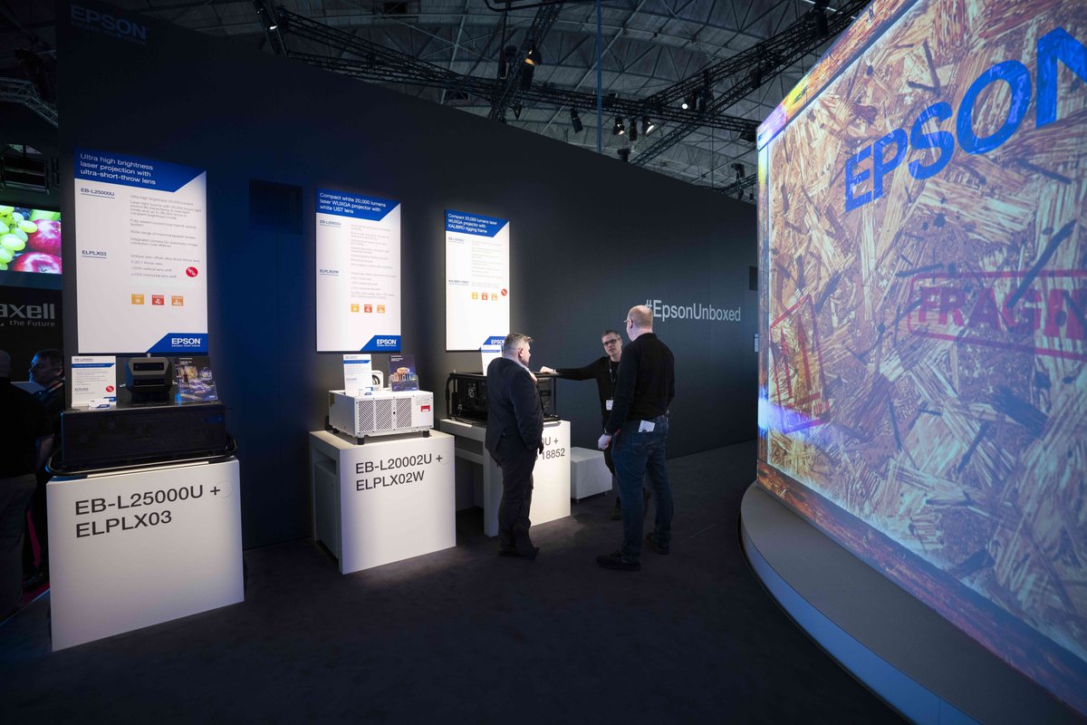 EpsonItalia's tweet photo. Siete a #ISE2020? Vi aspettiamo nella Hall 1, Stand H90 per mostrarvi le nostre innovative soluzioni #ProAV che offrono esperienze immersive uniche, come quella del nostro show #EpsonUnboxed!
#EpsonISE #experiential #leisure #retail https://t.co/kNtMLakO21
