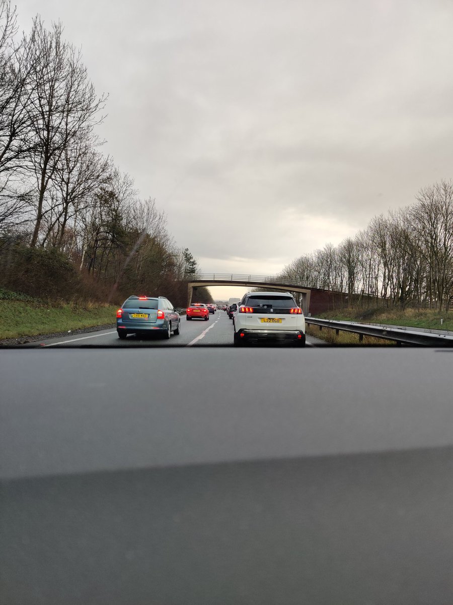 Reeceikling's tweet photo. They were messing about with @ShitChester posthouse roundabout traffic light timing last week. This is now day 4 of traffic queues from broughton interchange into chester. Double journey time every morning this week queue miraculously disappears after posthouse . @HighwaysNWEST https://t.co/MzioTBYL6e