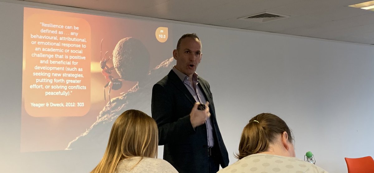 ChallengeLearn's tweet image. And we’re off! Welcome to the #Glasgow Developing Resilient Learners workshop with @JamesNottinghm 👏 #ChallengingLearning #ResilientLearning