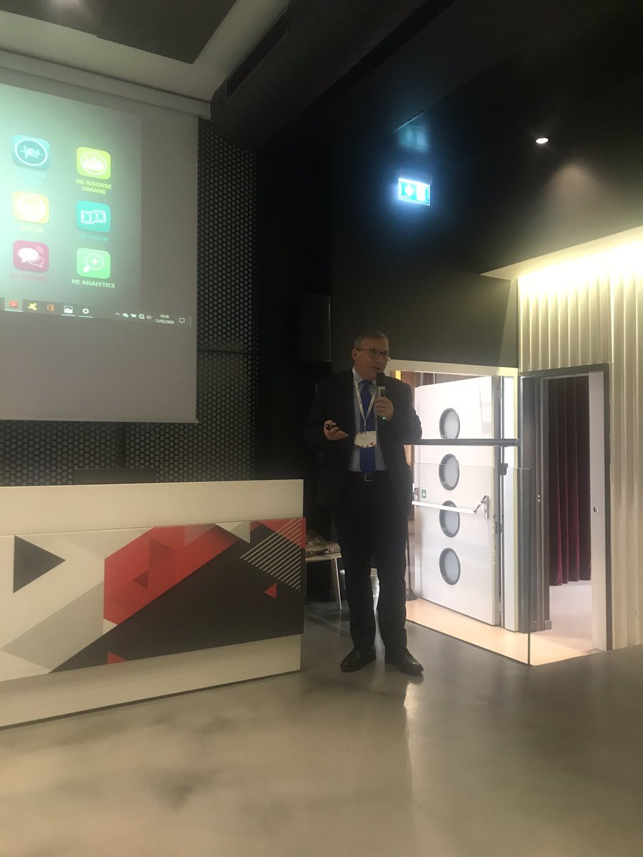 Oggi sono ancora nella #experiencehall che <a href="/lippocastanoit/">L'Ippocastano</a> ha allestito in Copernico Milano Centrale per parlare ogni 15 giorni di #experience. Con noi <a href="/Inaz_SRL/">Inaz SRL</a> e <a href="/Medallia/">Medallia</a> nel primo incontro 2020 di <a href="/humexpins/">HEI Human Experience Insights</a>