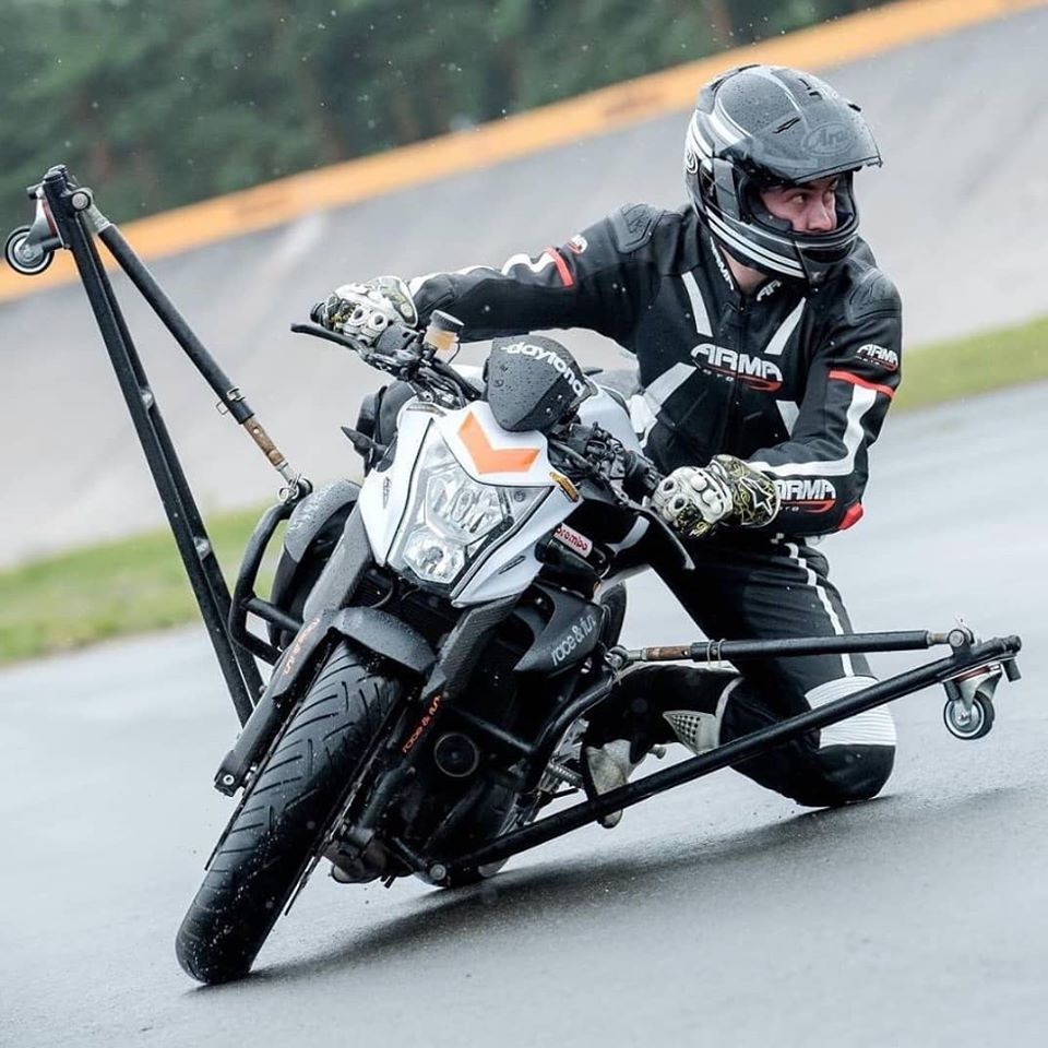 ArmrMoto's tweet photo. Lovely shot 👌🏼 @dt.motorbikes

#motorcycle #motorbikes #motophoto #motorsport #yamaha #armr #biker #sportsbike #honda #bikelife https://t.co/KnXqZmZqGg