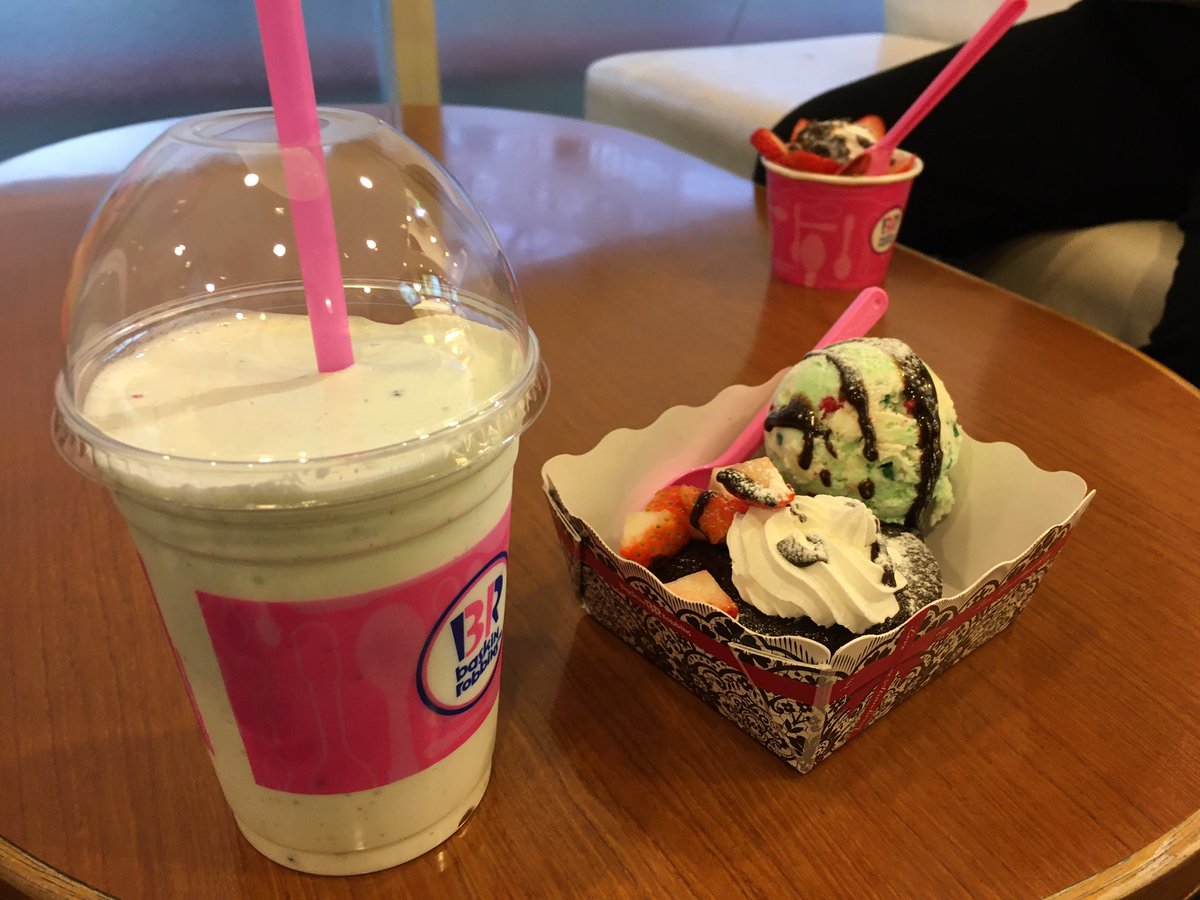 daisukekarate28's tweet photo. 今日暑いな〜
サーティワン行きてーな〜
火曜日行きましたけど
あと寿司も食べたいな〜 https://t.co/UybT0dgDjm