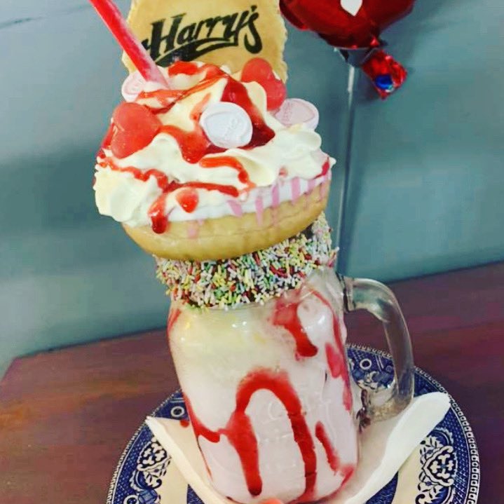 Harrysurmston's tweet photo. #freakoftheweek #lovehearts #Valentines https://t.co/eaKeoyofGM