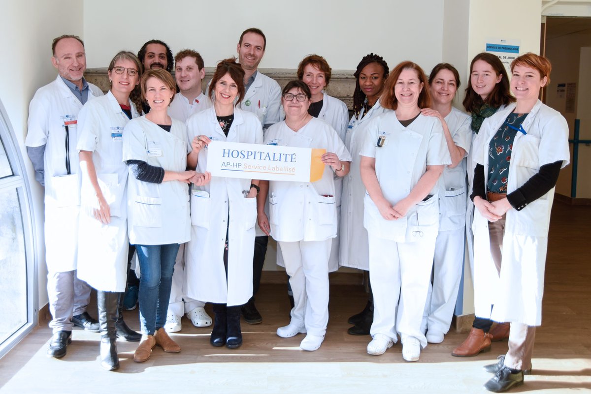 HopitalTenon's tweet photo. #LabelHospitalite 👏Un grand bravo à l'équipe de l'hôpital de jour Léonie Chaptal du service de #pneumologie de l'@HopitalTenon pour l'obtention du label qui vient récompenser l'engagement de toute une équipe. #jeudiphoto @APHP @aphpslokmane https://t.co/ADlvN7UVM5
