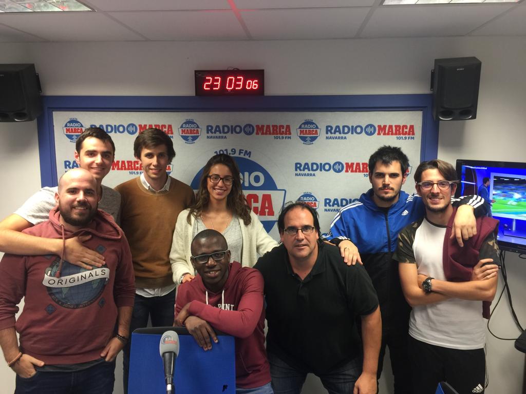 ElDardoOBC's tweet photo. 2017 Salón de mi casa
2018 @trak_fm
2019 @radiomarcanav
2020 @radio_marca
Porque los #Sueños se cumplen. Porque me habéis ayudado a llegar hasta aquí. GRACIAS
Porque no hay un medio más natural, +bonito, más cercano Porque es el medio que me hace Feliz.
Feliz #DiaMundialDeLaRadio https://t.co/MTAOaldDoA